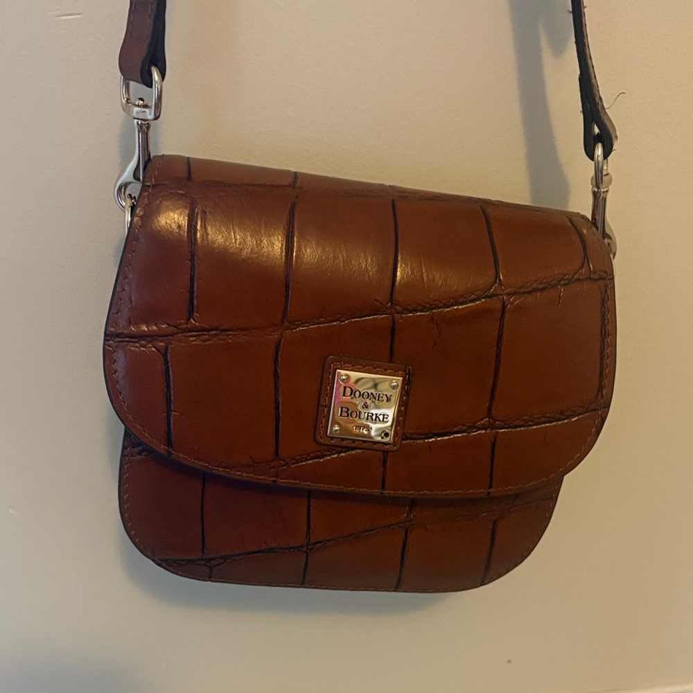Dooney & Bourke Brown Croc-Embossed Crossbody Bag